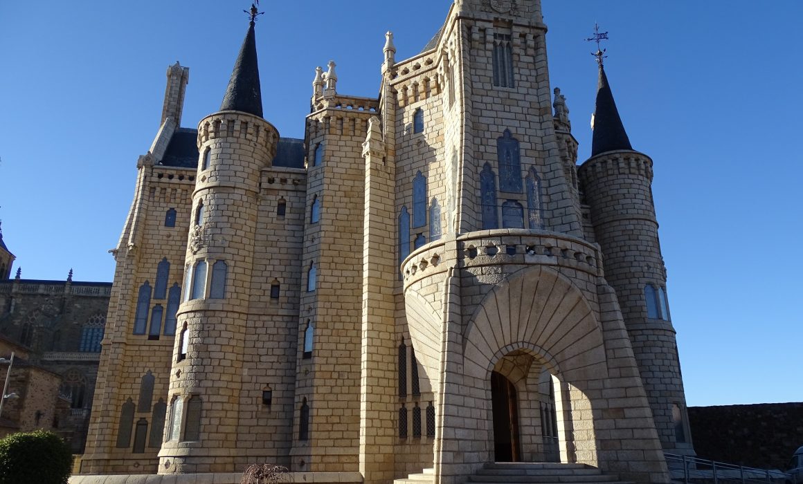 Gaudi’s Palace closes temporarily on acount of Spain’s national lockdown