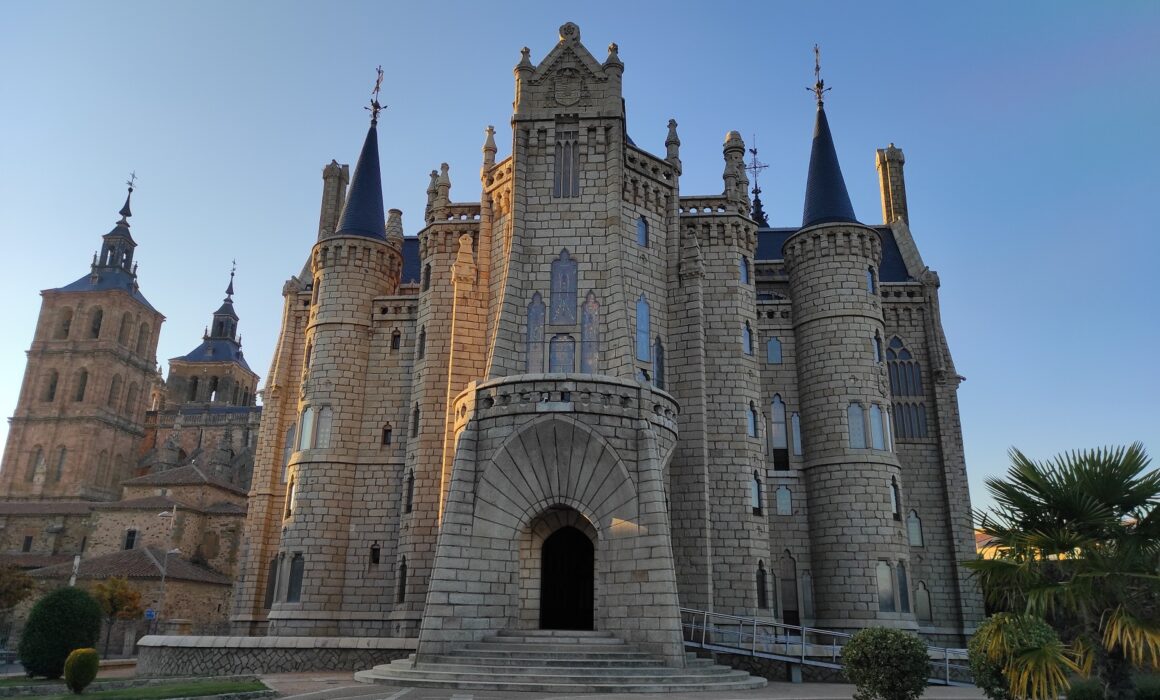 Gaudi’s Palace will close on December 9th until further notice