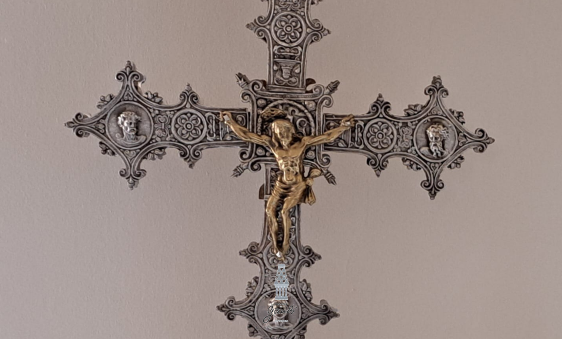 Una cruz de Veldedo protagoniza la Pieza del Mes de abril