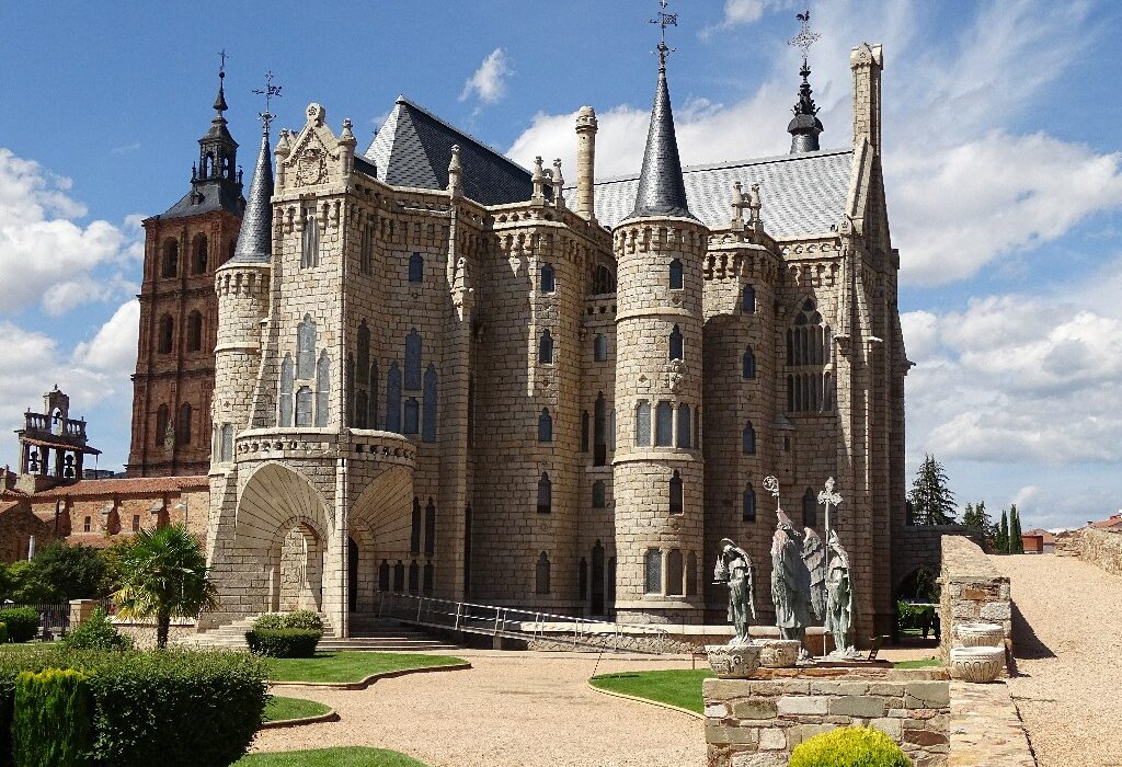 Más de 125.000 personas visitaron el Palacio de Gaudí en 2025